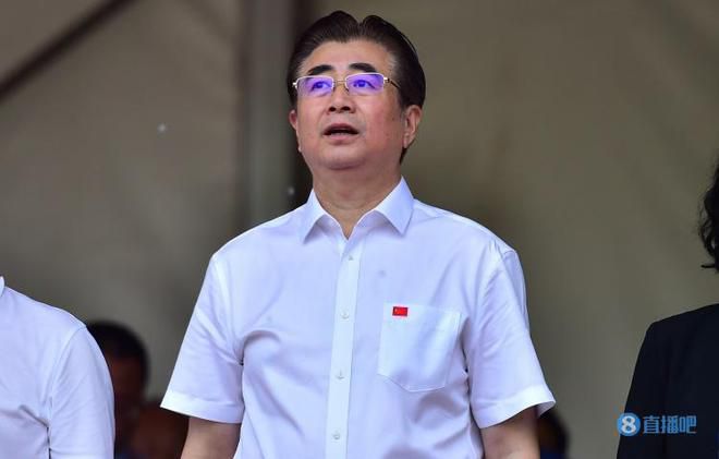 浓精喷在小龙女的玉足太爽了