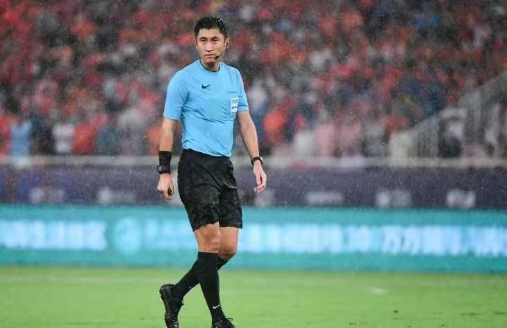 亚洲另类伦春色综合小