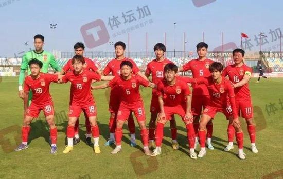 私奴跪着伺候主人vk